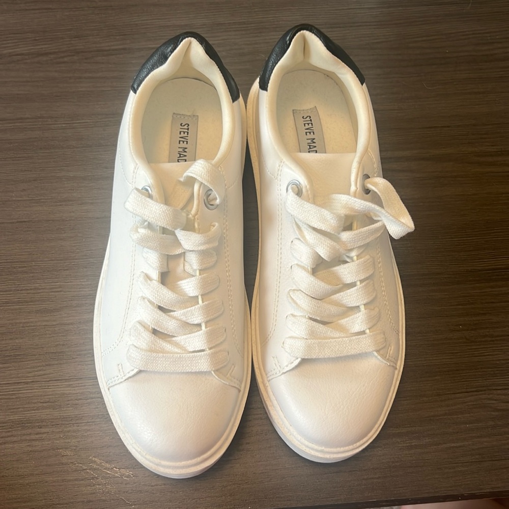 Steven Madden women’s fashion sneaker